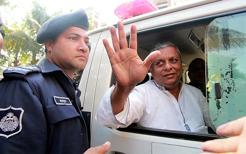 সাবেক অর্থমন্ত্রী এ এম এস কিবরিয়া হত্যাসহ চার মামলায় জামিনের পর আজ বুধবার মুক্তি পান সিলেটের সাময়িক বরখাস্ত মেয়র আরিফুল হক চৌধুরী। ছবি: আনিস মাহমুদ