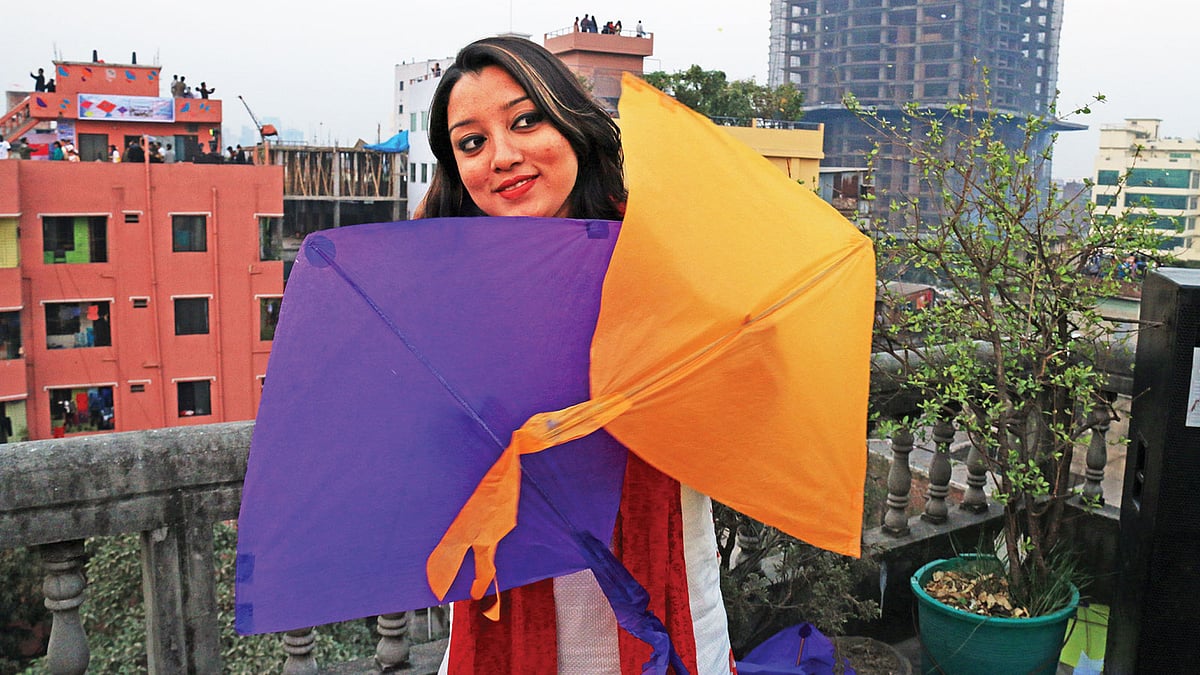 পৌষসংক্রান্তির এ উৎসবে সবার হাতেই থাকে ঘুড়ি