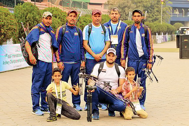 ইরাকি এই পরিবারের সবাই তিরন্দাজ