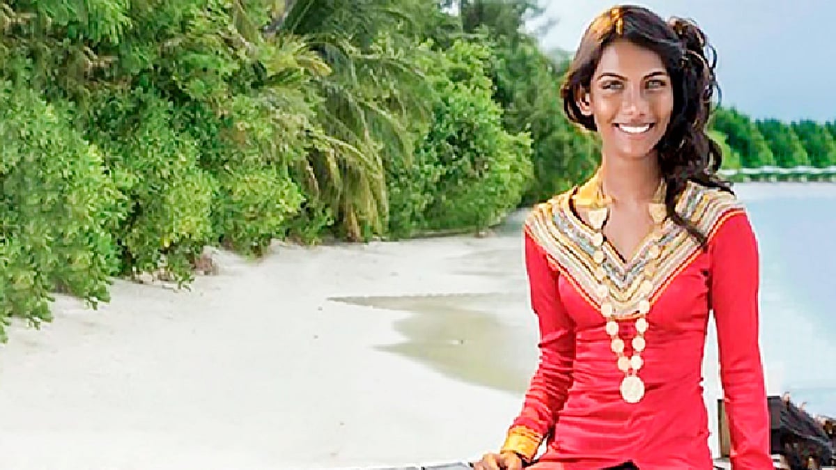 এই হাসির আড়ালে কী দুঃখ ছিল মডেল রাউধা আথিফের