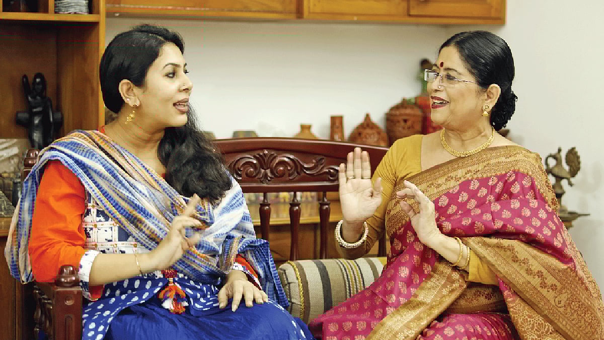 ওয়ার্দা রিহাব ও লায়লা হাসান। ছবি: সুমন ইউসুফ