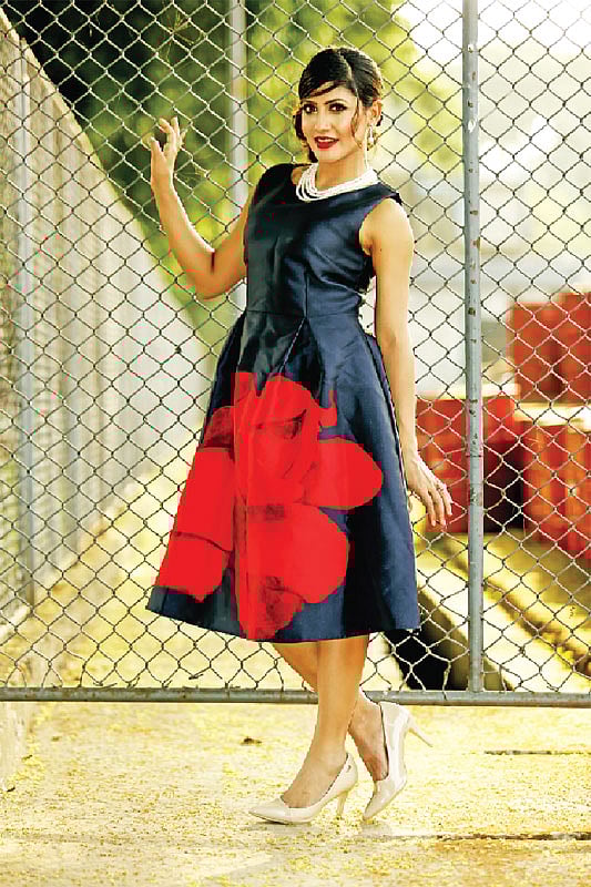 আনুষ্ঠানিক লুক আনতে চাইলে ব্যবহার করতে পারেন পাম্প শু