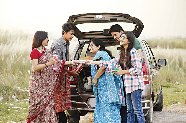 পরিবারের সঙ্গে সময় কাটালে ভালো থাকা যায়