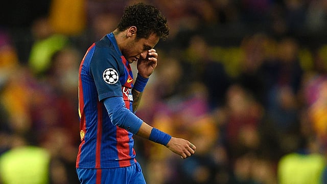 চ্যাম্পিয়নস লিগ জয়ের স্বপ্ন শেষ হয়ে যাওয়ায় হতাশ নেইমার। ছবি: এএফপি