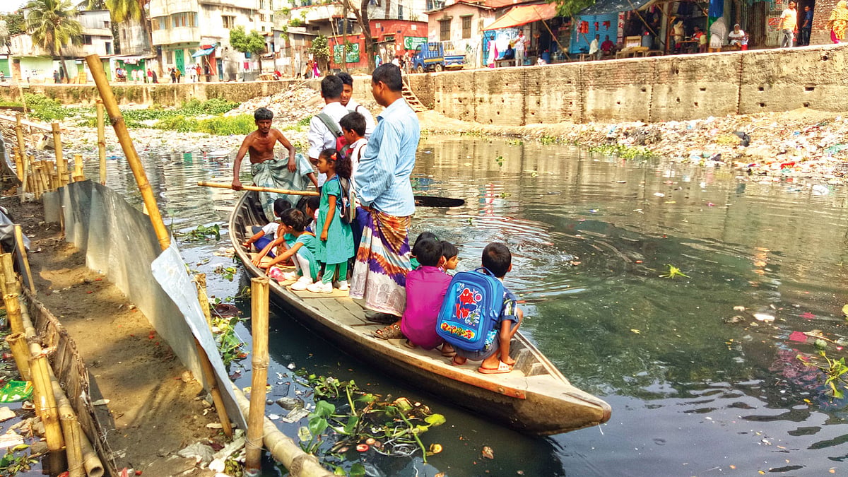 দূষণের মূল উৎস নিয়ন্ত্রণ: দায়সারা পদক্ষেপ বনাম দীর্ঘমেয়াদি কৌশল