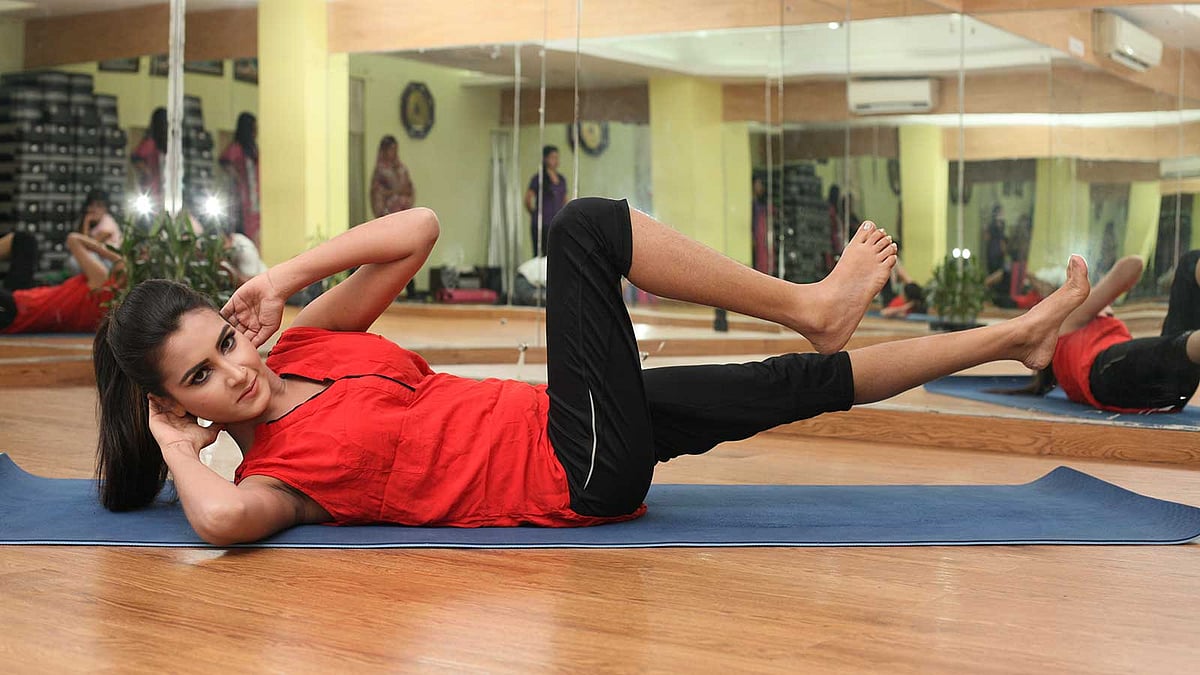 মডেল অপর্ণা। ছবি: খালেদ সরকার