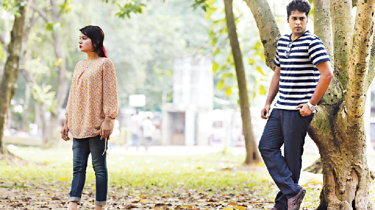 কোনো বড় সিদ্ধান্ত নেওয়ার আগে ভেবে দেখুন সমস্যা কার। মডেল: নওরীন ও তূর্য, ছবি: অধুনা