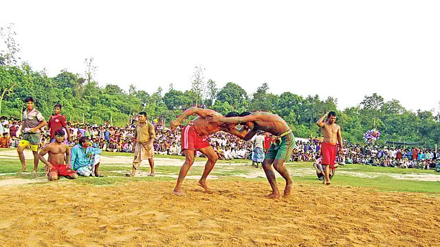 উত্তেজনাকর খেলায় অবশেষে জয় হলো মহেশখালীর সফি বলীর। ১ মে বাঁশখালীর পূর্ব সাধনপুর গ্রামে বৈশাখী মেলা উপলক্ষে এই বলীখেলার আয়োজন করা হয় l প্রথম আলো