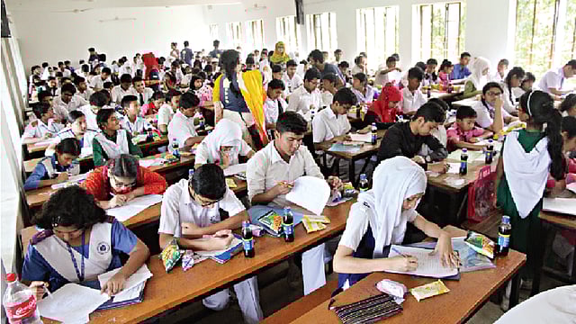 মৌলভীবাজার: এক কক্ষে পরীক্ষা দিয়েছে ২৩২ জন শিক্ষার্থী