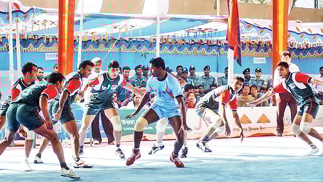 কাবাডি...কাবাডি...। ছবি: প্রথম আলো