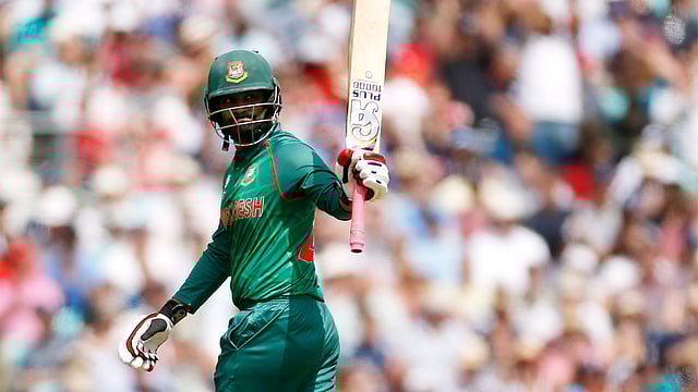 ফিফটির পর তামিম। ছবি: রয়টার্স