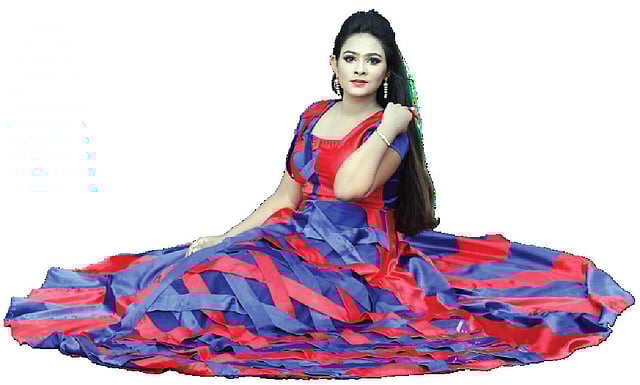 গাউনে তৃতীয় যারীনস ক্লোজেট। মডেল : দুর্দানা