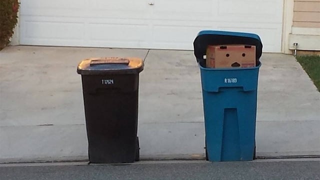 ওহ্, আমাকে নিতে ওরা এসে গেল বোধ হয়।