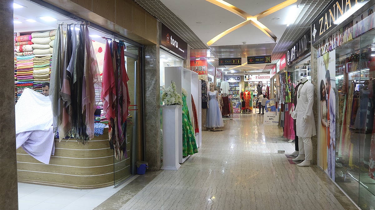 ঈদ উপলক্ষে রাত ৯টা পর্যন্ত দোকানপাট খোলা রাখার দাবি দোকানমালিকদের