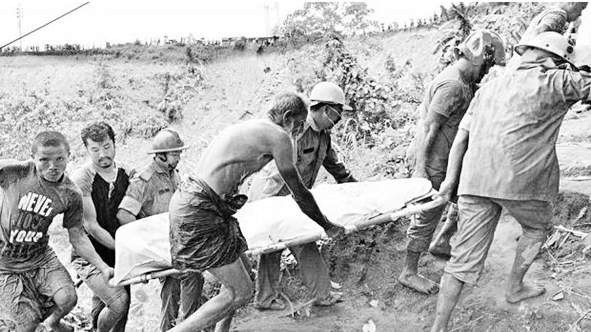 গত দশ বছরে পাহাড়ধসে হাজারখানেক মানুষের প্রাণহানি ঘটেছে