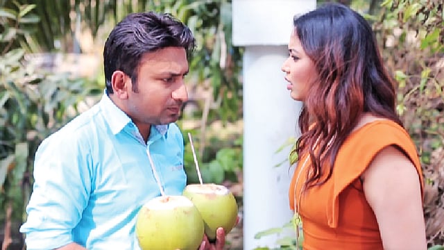 হোটেল বিলাসবহুল নাটকের দৃশ্যে ভাবনা ও সাজু খাদেম। ঈদের দিন রাত ৮টা ৪৫ মিনিটে দেশ টিভিতে দেখানো হবে এটি। অনিমেষ আইচের রচনা ও পরিচালনায় এ নাটকে আরও অভিনয় করেছেন মোশাররফ করিম, ফারহানা মিঠু, বাঁধন, সজীব প্রমুখ।