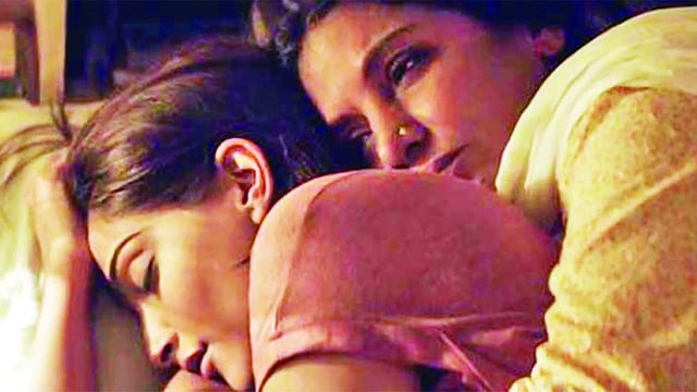 ‘নিরজা’ ছবিতে সোনম কাপুরের সঙ্গে; ছবিটি এনে দিয়েছে সেরা অভিনেত্রীর জাতীয় পুরস্কার