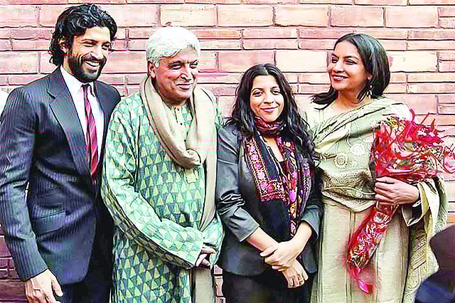 ফারহান আখতার, জাভেদ আখতার, জয়া আখতার ও শাবানা আজমী