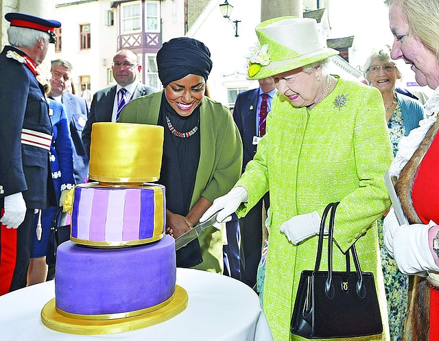 আমার কেক চেখে দেখেছিলেন রানি এলিজাবেথ