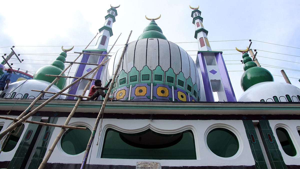 ঈদগাহের দৃষ্টিনন্দন মূল ফটক