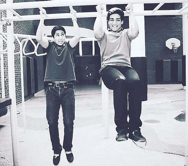 ফারাজের সঙ্গে লেখক (ডানে)। ছবি: সংগৃহীত