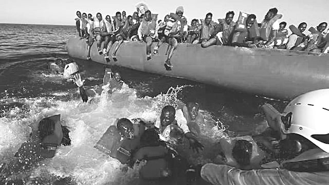 ভূমধ্যসাগরে ইউরোপে অভিবাসনপ্রত্যাশী মানুষ