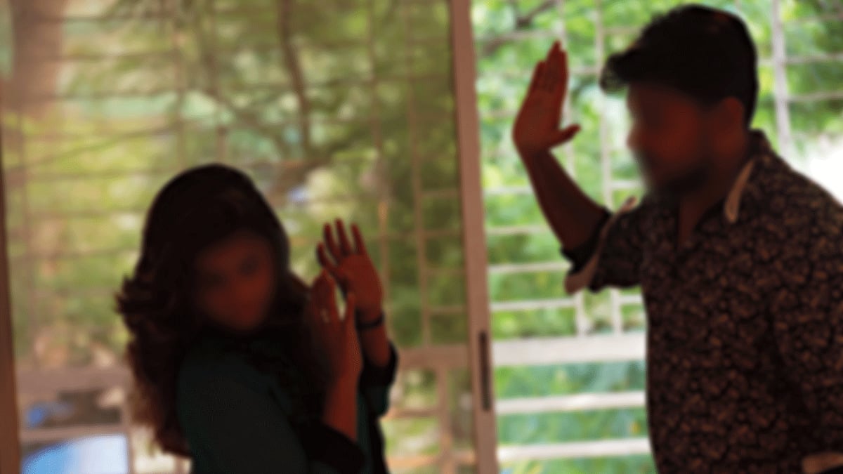 বউ যেন সম্পত্তি, চাইলেই গায়ে হাত তোলা যায়? প্রতীকী ছবিটি তুলেছেন কবির হোসেন