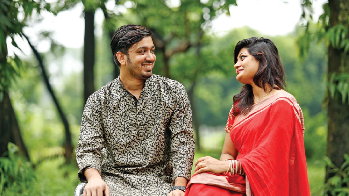 তাড়াহুড়ো করে নতুন সম্পর্কে জড়ানো ঠিক না। ছবি: অধুনা