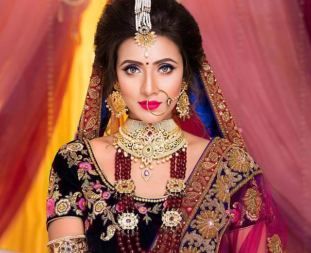 বিয়ে করেননি, তাতে কী! বধূর সাজ সাজতে নিশ্চয়ই অসুবিধা নেই মিমের। ছবি: ফেসবুক