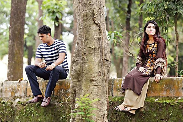 অনেকেই ব্যাচেলর থাকতে চান। মডেল: তুর্য ও নওরিন। ছবি: কবির হোসেন