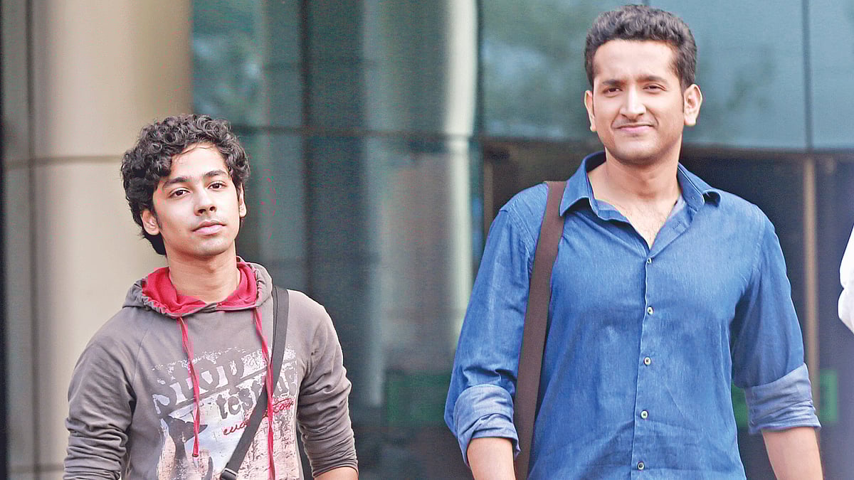 ঢাকায় ফেলুদার শুটিংয়ে ঋদ্ধি সেন ও পরমব্রত চট্টোপাধ্যায়