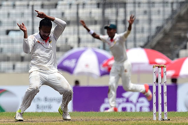 ম্যাথু ওয়েডকে আউট করার পর সাকিব। ছবি: এএফপি