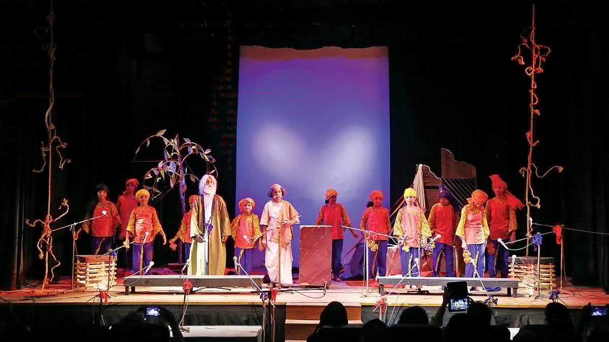 টিআইসিতে ফেইমের শিশু নাট্যদলের লাল কমল আর নীল কমল নাটকের একটি দৃশ্য l সংগৃহীত