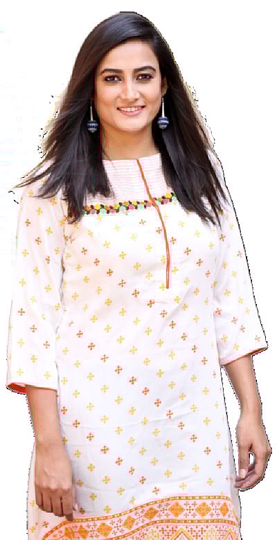 দেশ টিভিতে সকাল ১০টা ৩০ মিনিটে দেখবেন অপর্ণা ঘোষ অভিনীত চলচ্চিত্র ভুবন মাঝি