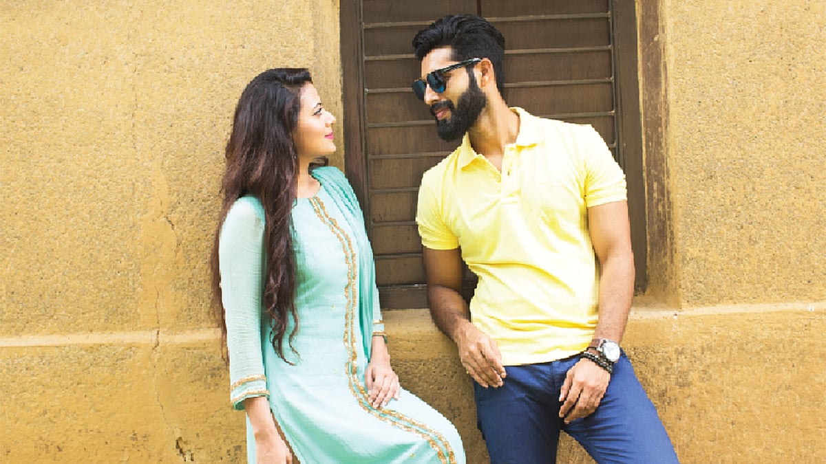 কখন কাকে ভালো লেগে যায়। মডেল: আশা ও জিহাদ। ছবি: অধুনা