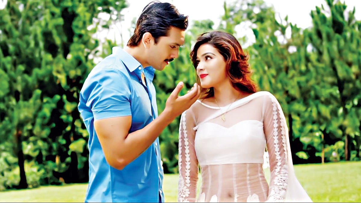 ঢাকা অ্যাটাক ছবির দৃশ্যে শুভ ও মাহি