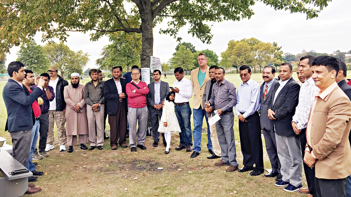 ফ্ল্যাশিং মেডো পার্কে পুনর্মিলনী অনুষ্ঠানে িনউইয়র্ক–বাংলাদেশ প্রেসক্লাবের সদস্যসহ অতিথিরা