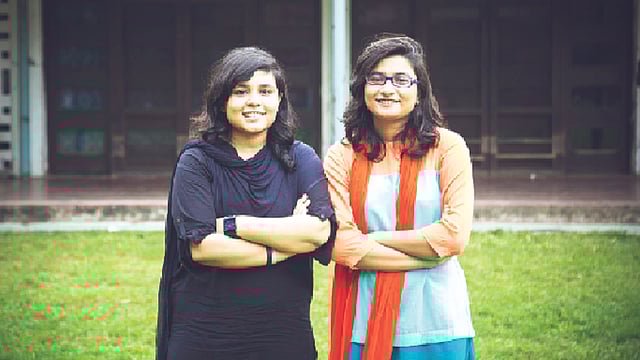 বাঁ থেকে নবনীতা ও সামিয়া