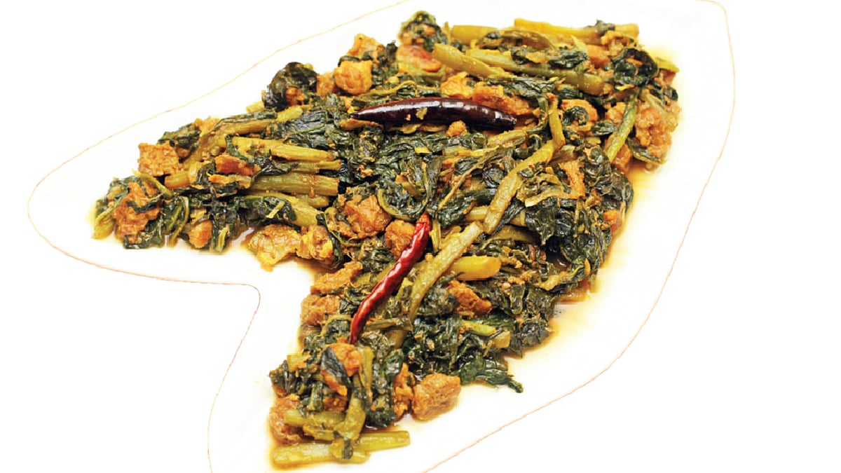 গরুর মাংসে পুঁইশাক। ছবি: খালেদ সরকার