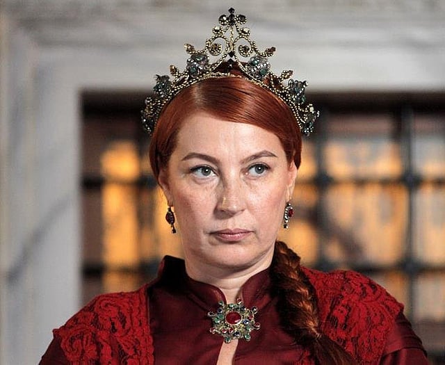 ‘হুররাম সুলতান’ চরিত্রে অভিনয় করেছেন ভাহিদে পারচিন