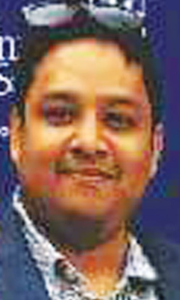 বিশ্ববিদ্যালয়ের শিক্ষক মোবাশ্বার হাসান