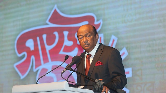প্রীতিসম্মিলনে বক্তব্য দিচ্ছেন ট্রান্সকম গ্রুপের চেয়ারম্যান লতিফুর রহমান। ছবি: আবদুস সালাম