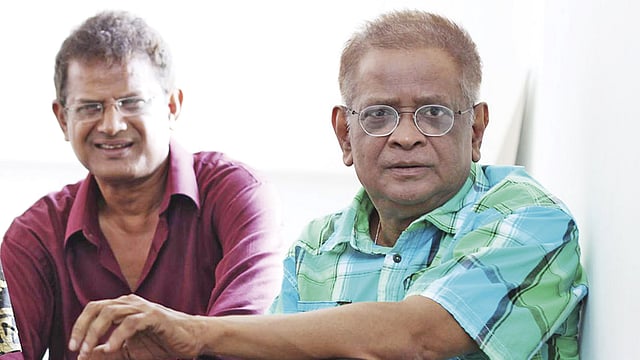 একসঙ্গে আহসান হাবীব ও হ‌ুমায়ূন আহমেদ l ছবি: প্রথম আলো