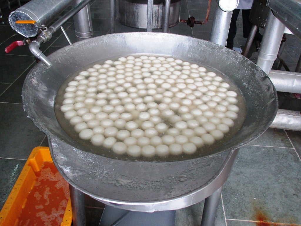 রসগোল্লা। ছবি: অমর সাহা।