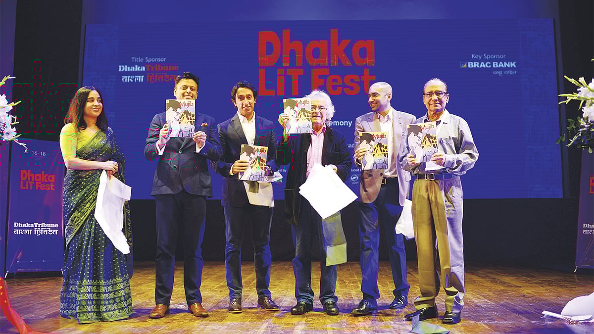 বাংলা ​একাডেমির আবদুল করিম সাহিত্যবিশারদ মিলনায়তনে গতকাল লিট ফেস্টের উদ্বোধন করেন সিরিয়ার কবি অ্যাডোনিস (্বাঁ থেকে চতুর্থ)। সঙ্গে আয়োজক ও অতিথিরা l ছবি: প্রথম আলো