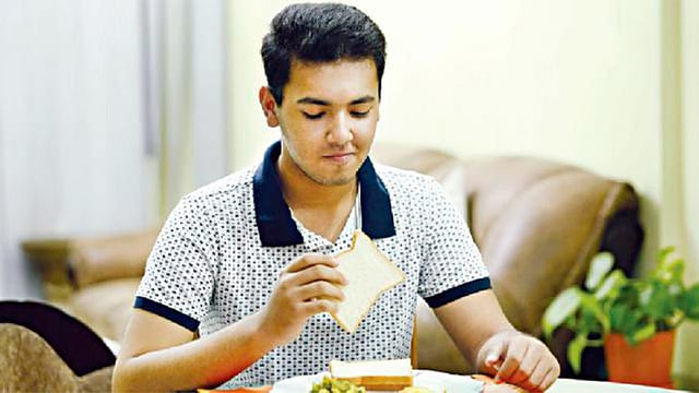 নানা কারণে খিদে পায় না। ছবি: প্রথম আলো