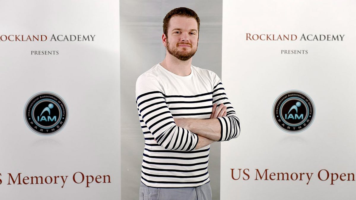 স্মৃতিশক্তির প্রতিযোগিতায় দুইবারের ইউরোপিয়ান চ্যাম্পিয়ন সাইমন রেইনার্ড। ছবি: মেমোরি স্পোর্টস