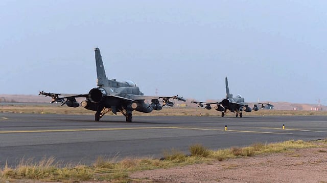 ইয়েমেন অভিযানে অংশ নেয় সৌদি আরবের যুদ্ধবিমান (এএফপির ফাইল ছবি)