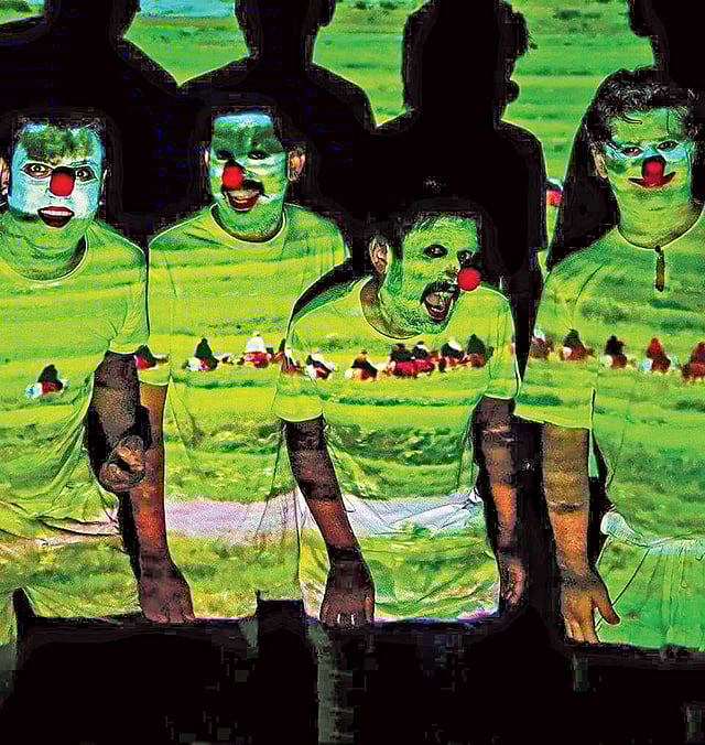 ‘সং ফর রোহিঙ্গা’ গানের ভিডিওতে নিউ সোনার বাংলা সার্কাসের সদস্যরা