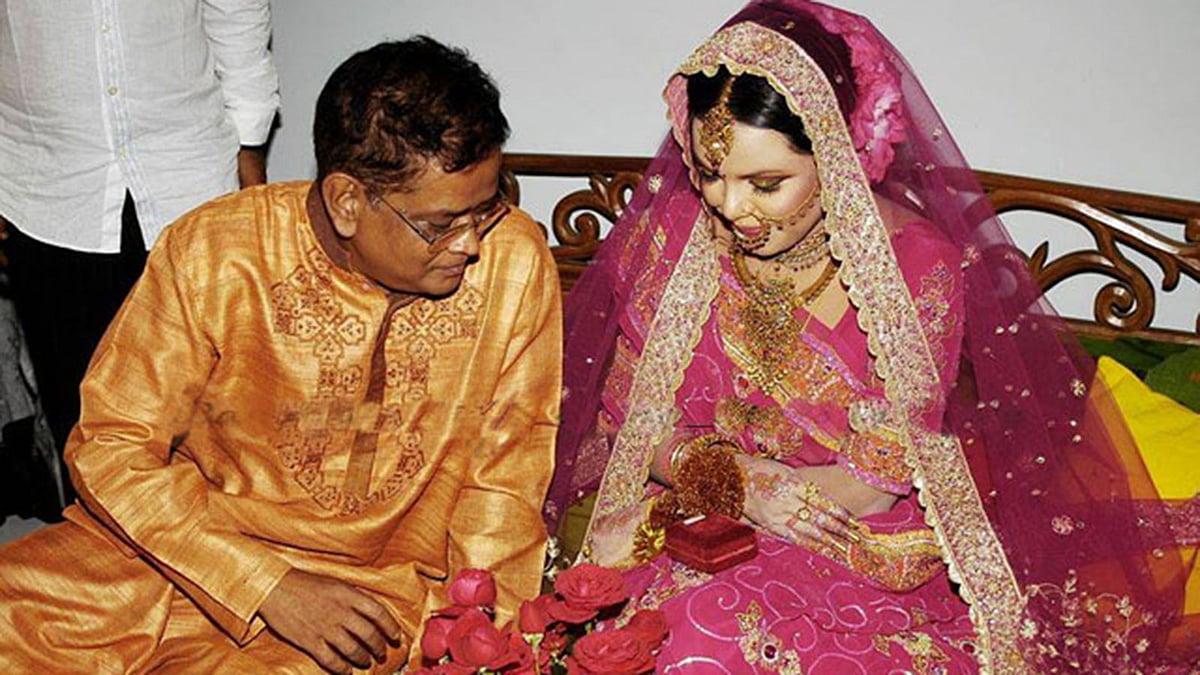 হ‌ুমায়ূন আহমেদ ও শাওন। ছবি: ফেসবুক থেকে নেওয়া